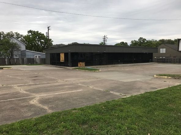 Retail Center | 4405 College Main Street | Bryan, TX: 4405 College Main Street, Bryan, TX 77801